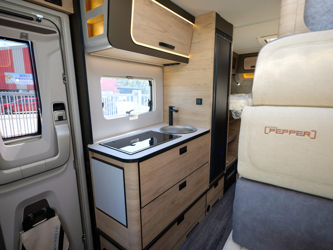 Weinsberg CaraCompact 600 MEG modelo 2027, autom&aacute;tico foto: 15