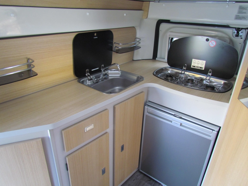 Karmann Dexter 550 4 person, Lift bed photo: 4