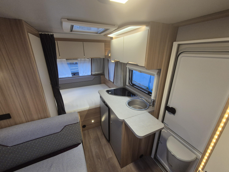 Weinsberg CaraTwo 390 QD  foto: 13