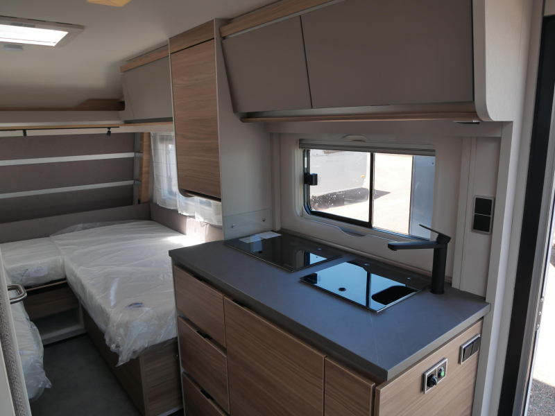Dethleffs Nomad 460 EL GRATIS MOVER en AIRCO  foto: 9