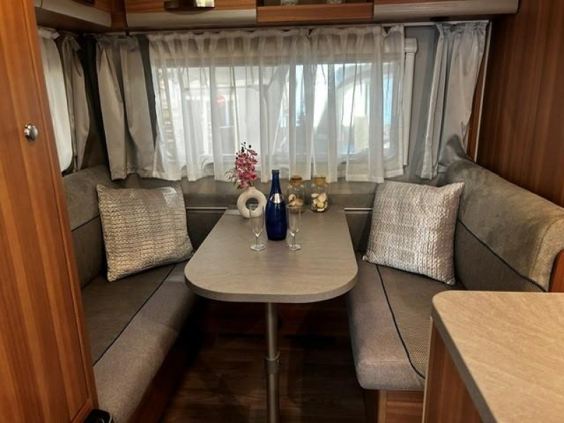 Weinsberg CaraOne Edition HOT 420 QD airco, mover, luifel  foto: 1