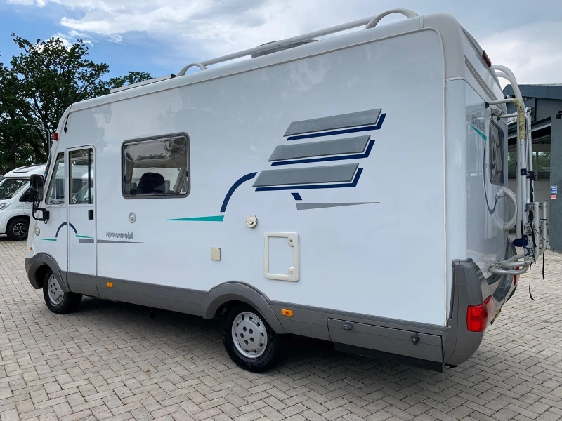 Hymer B 584 Hefbed bar-indeling 2000  foto: 2