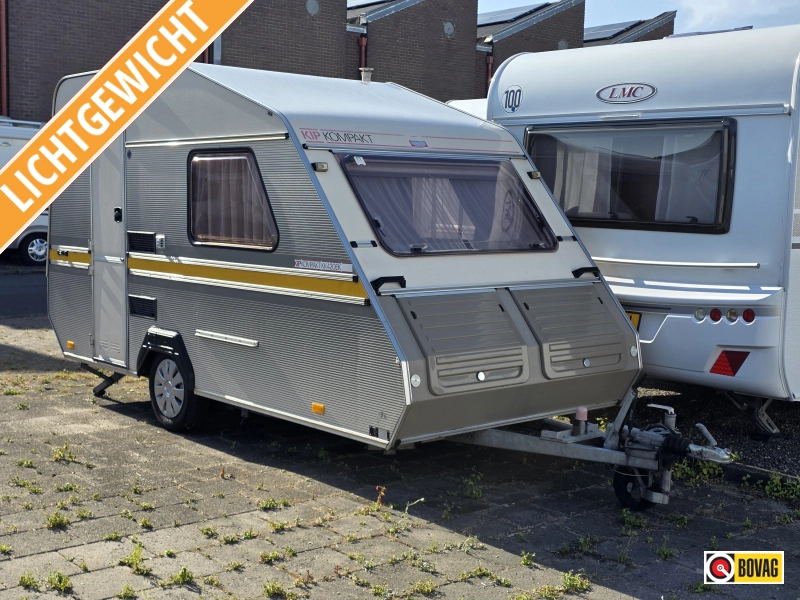 Kip Kompakt 420 EK Fixed toilet and awning!