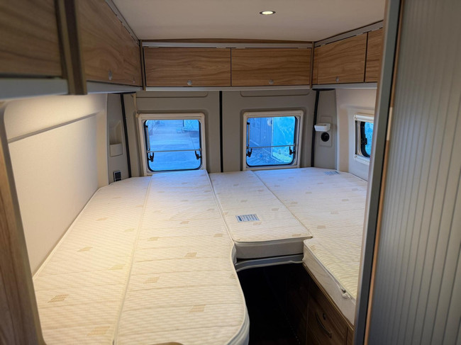 Hymer Yosemite / Gratis Stalling foto: 10