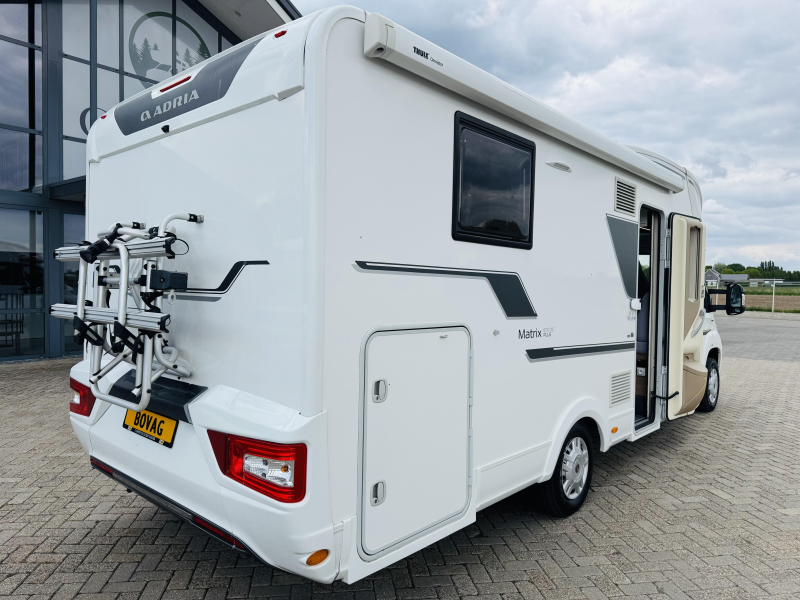 Adria Matrix Plus 670 DC Queensbed Hefbed Omvormer  foto: 8