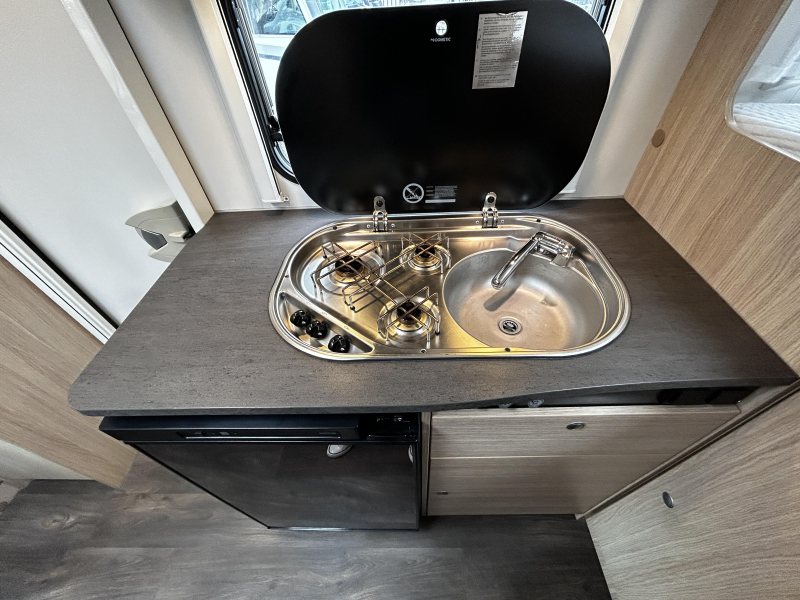 Sunlight V60 Dwarsbed/2020/Euro-6/5.9m  foto: 16