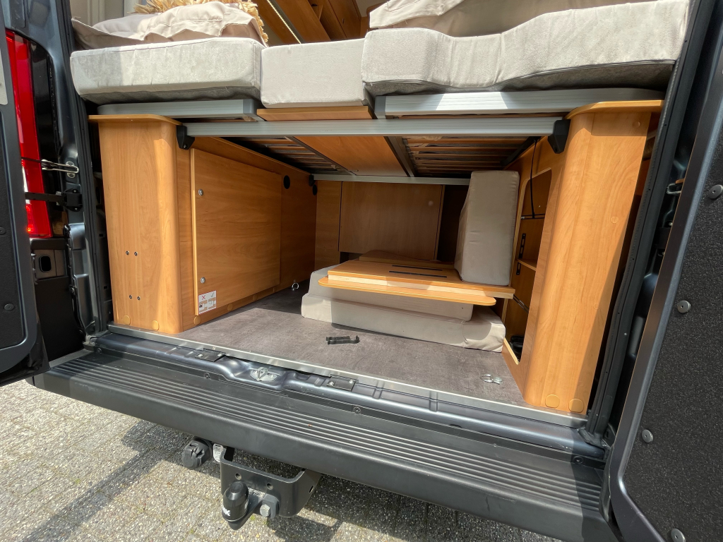 P&ouml;ssl Roadcruiser XL SINGLE BEDS 9T AUTOMATIC TOW BAR photo: 20