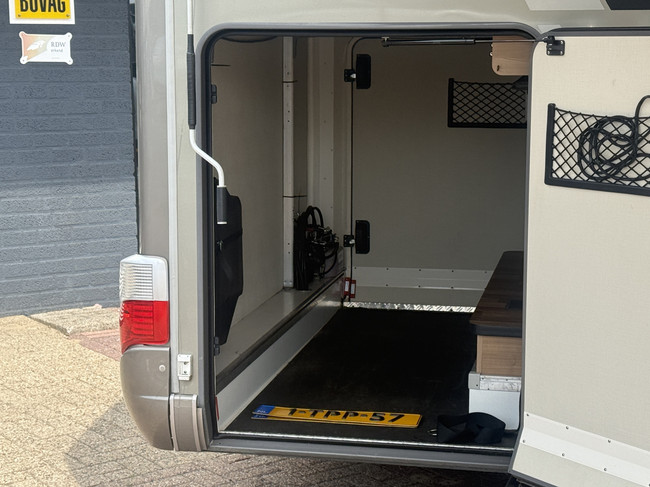 Hymer B 594 autom&aacute;tico 150 cv autocaravana muy compacta full extras cama transversal+cama abatible sistema de nivelaci&oacute;n EP toldo calefacci&oacute;n estacionaria webasto aire acondicionado de techo 2x panel solar antena parab&oacute;lica el&eacute;ctrica TV garaje grande foto: 5