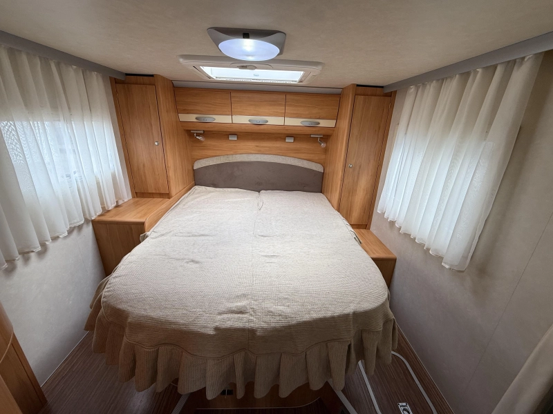 Adria Coral S 690 SP Queensbed Airco 2009  foto: 15
