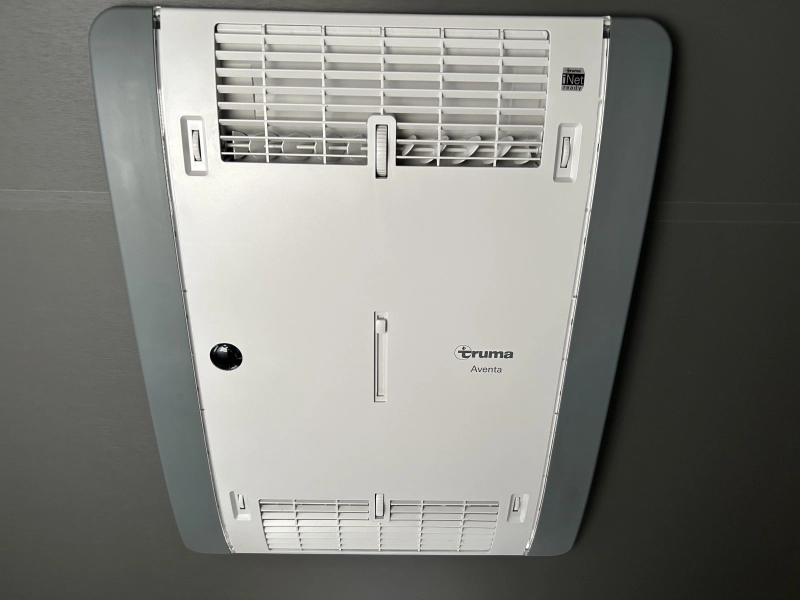 Dethleffs Trend I 7057 EB 180PK Automatic photo: 16