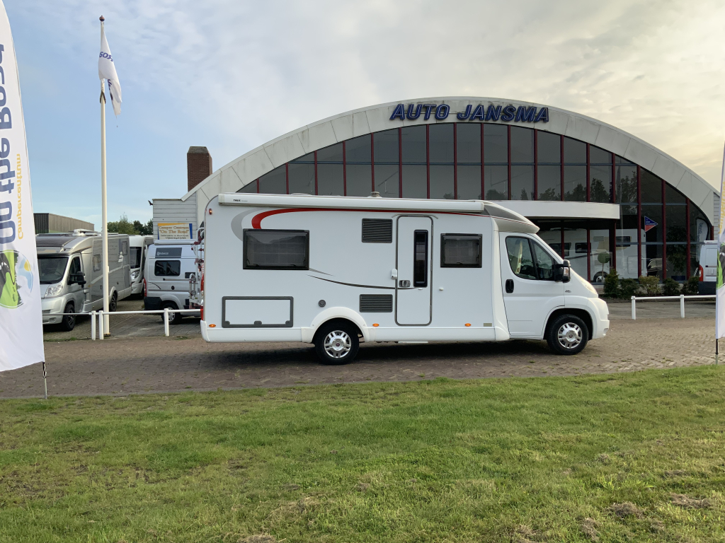 B&uacute;rstner Nexxo 660 2.3 MultiJet 130CV, Semi-integral, Cama francesa, Aire acondicionado de motor, etc. A&ntilde;o 2010 Camper Centrum On the Road en Noorderringweg 4 en Marum. foto: 18