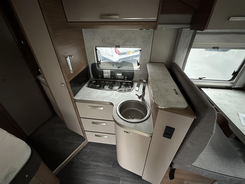 Knaus L!ve Wave 650 MF 180PK-AUTOMAAT-694CM  foto: 8