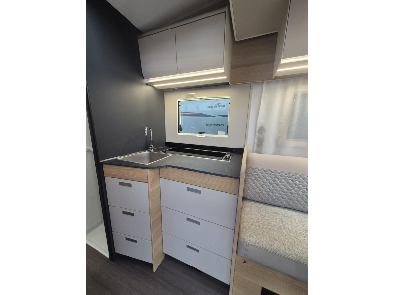 Adria Matrix 650 DL Face to face Foto: 15