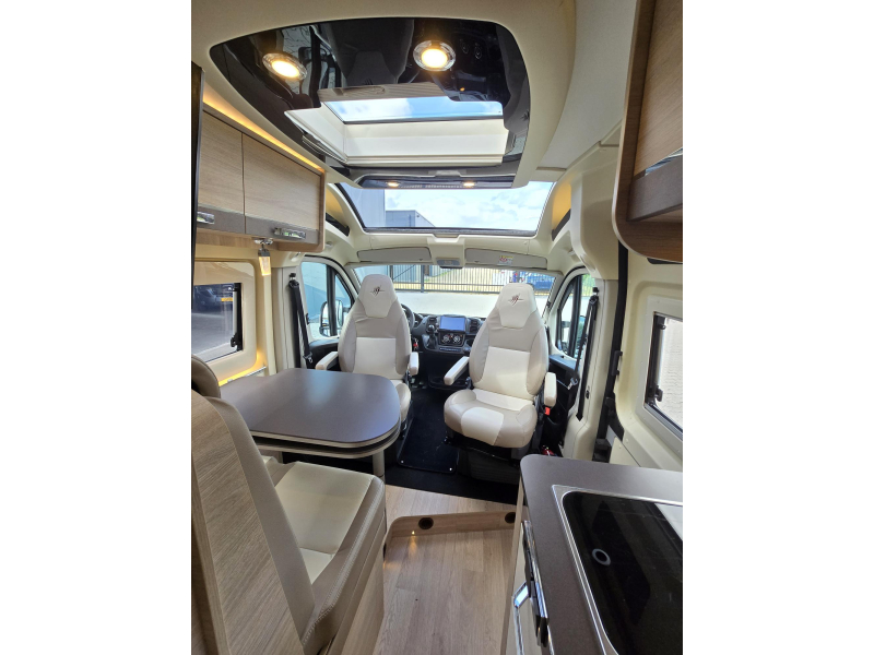 Rapido V 68 Lengte Bedden 9G Automaat  foto: 9