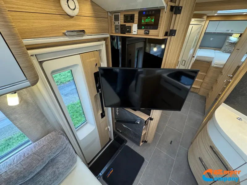Niesmann+Bischoff Flair 650 B Lengte bedden/ Vol opties  foto: 17