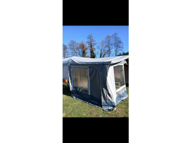 Hobby 420 Prestige inkl. Vorzelt Foto: 11