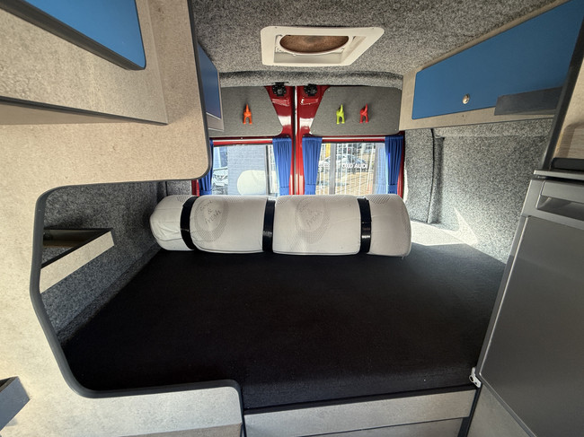 Renault Master autocaravana autom&aacute;tica, interior muy lujoso, cama transversal, aire acondicionado, control de crucero, c&aacute;mara, navegador, toldo, panel solar, maxxfan, enganche de remolque, foto: 19