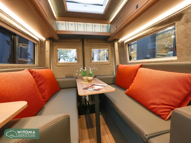 Eriba Car 602 buscamper lange banken  foto: 3