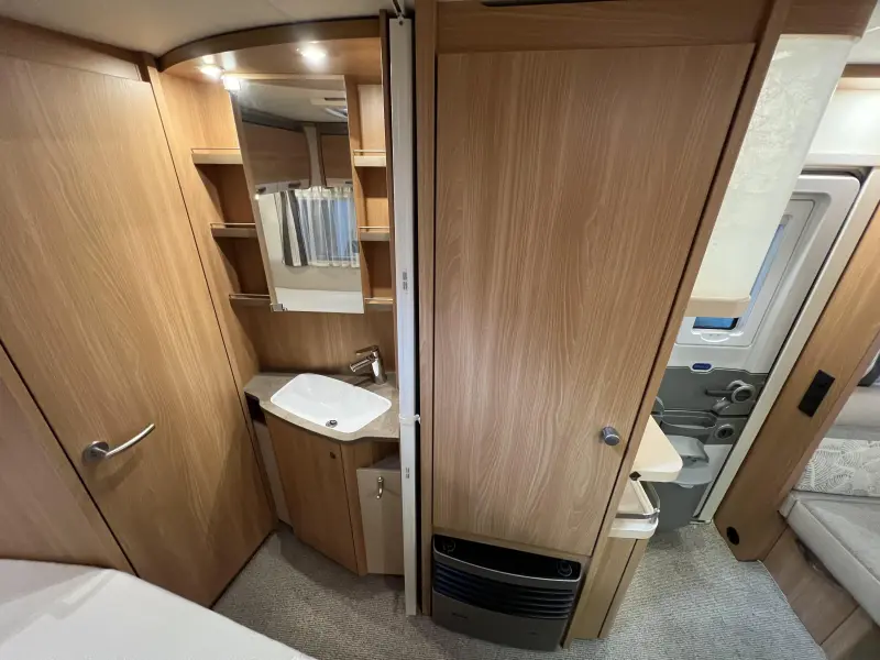 Knaus Sudwind 450 FU mover, luifel  foto: 11