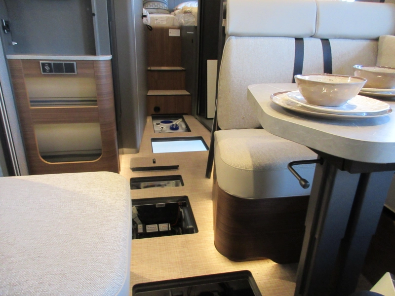 Hymer B-MC I 680 SLC dubbele bodem  foto: 12