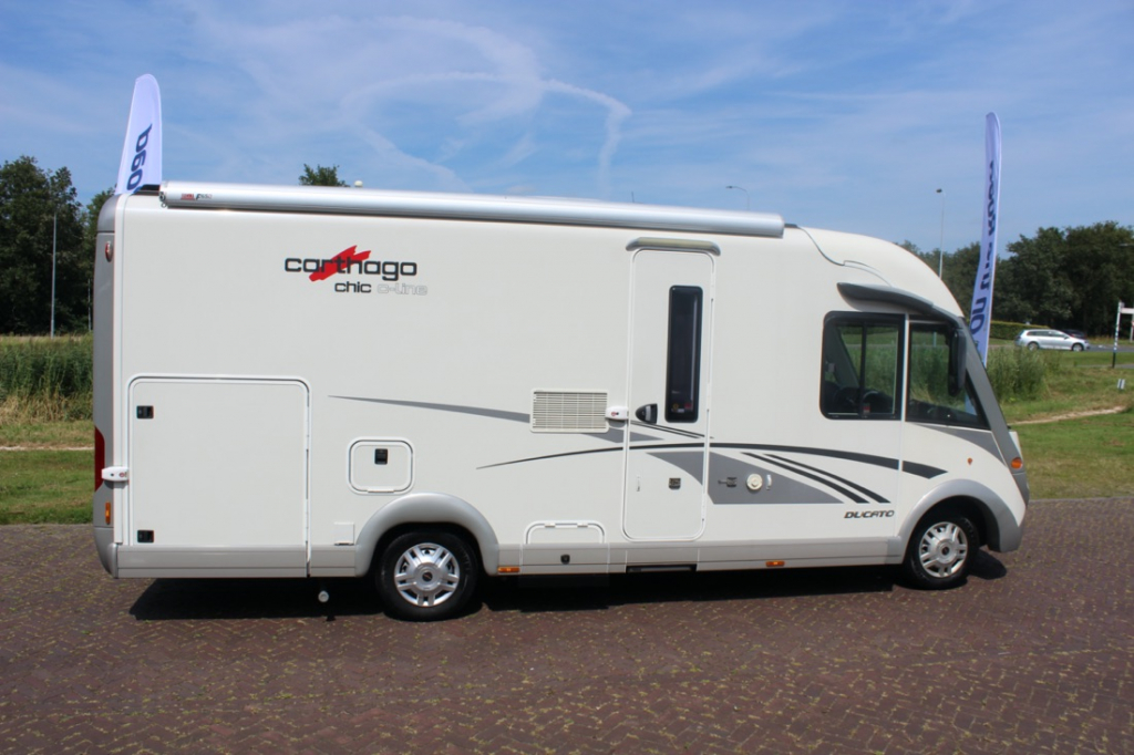 Carthago 4.2  Integraal 2.3 M-jet 148 PK, Alko chassis light, Motor-airco, Hefbed & dwarsbed, Garage, Draaistoelen voor, L zit, zij-zit, etc. Marum (Groningen) foto: 36
