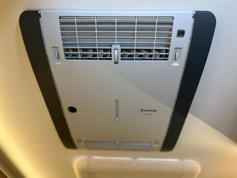 Dethleffs Trend 6757 Camper, Integrated 4 pers photo: 14