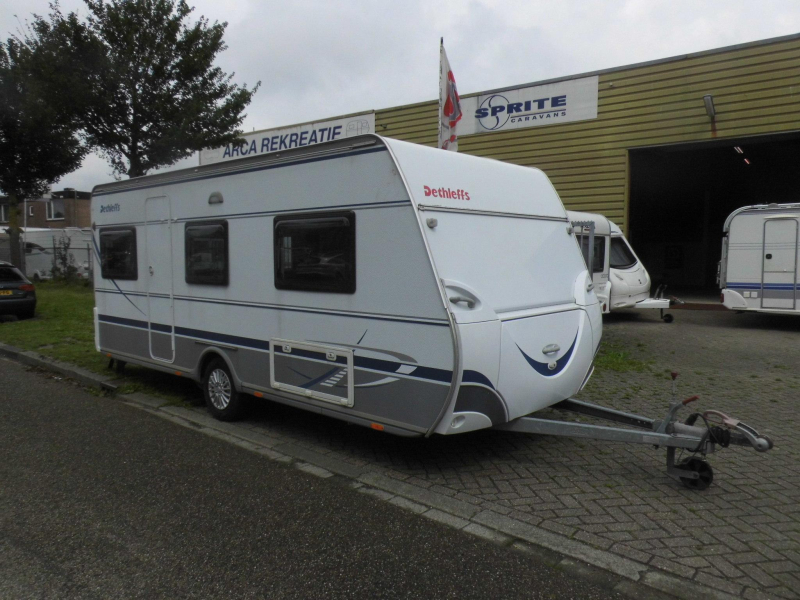 Dethleffs Camper 540 Awning and canopy.