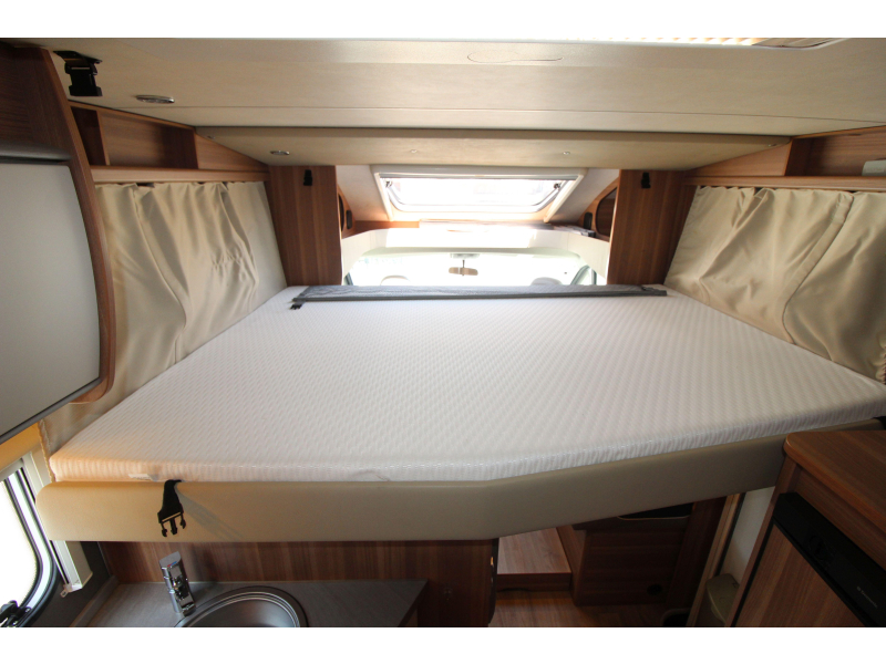 Weinsberg CaraLoft Queensbed + Hefbed  foto: 25