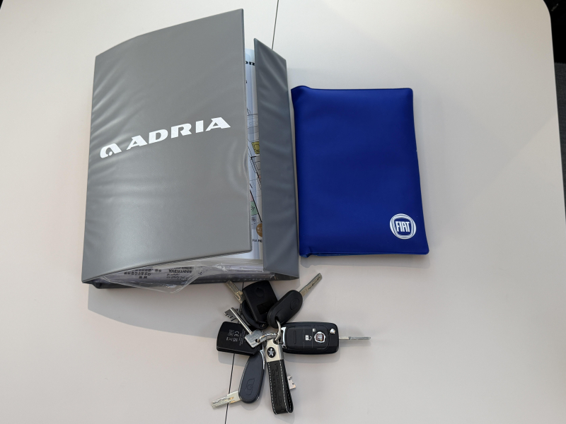 Adria Coral Supreme 670 DC 180 PK Automaat E&P  foto: 19