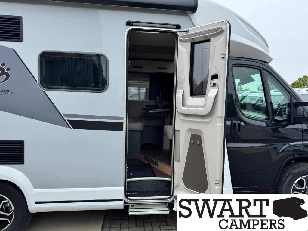 Knaus L!VE WAVE 650 MEG Black Selection foto: 23