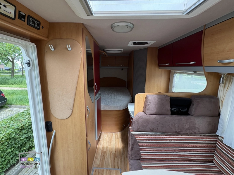 Eura Mobil Terrestra 670 SB Franz&ouml;sisches Bett Foto: 7