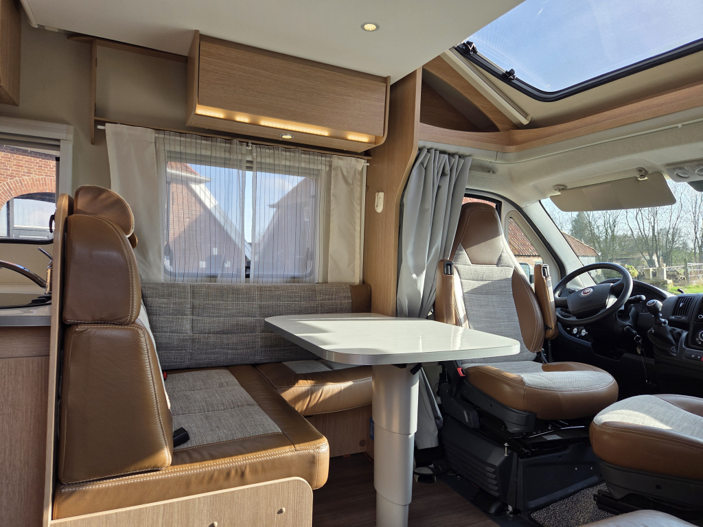 Sunlight T69i 2018 Fiat 150 PS Queensbett Foto: 24