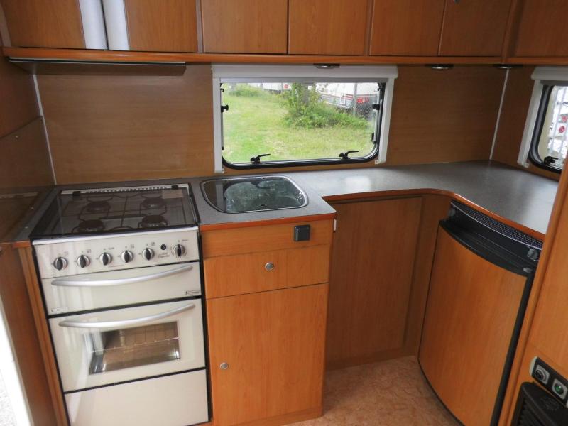 Dethleffs Lowlander 450 HK Mover, voortent.  foto: 3