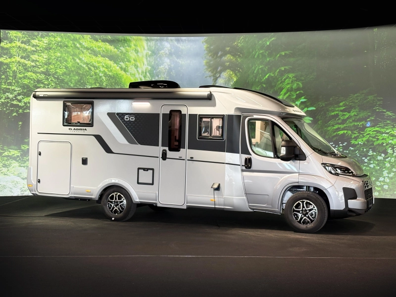 Adria Compact DL 60 a&ntilde;os / autom&aacute;tico foto: 2
