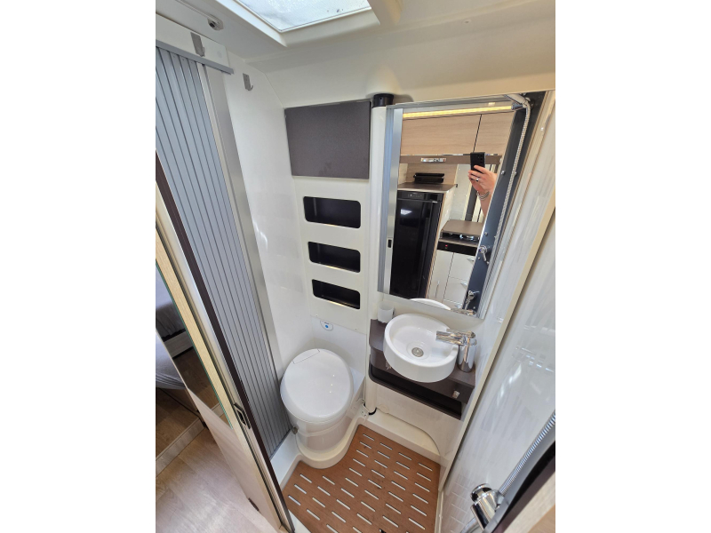 Rapido V 68 Lengte Bedden 9G Automaat  foto: 16