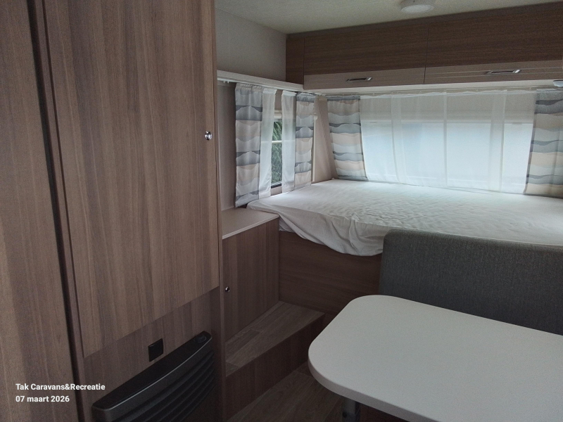 Dethleffs C'Joy 420 QSH Completo con cama transversal foto: 7