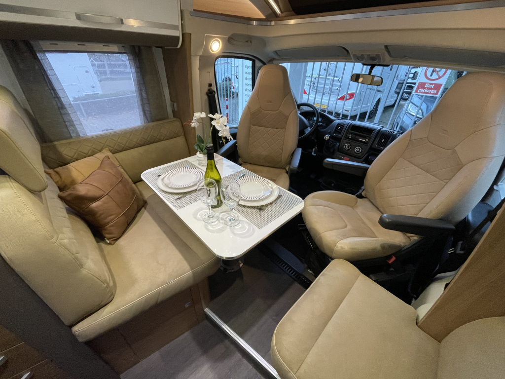 Adria Matrix 600 SC CAMA QUEEN+CAMA ABATIBLE 6.99M foto: 1