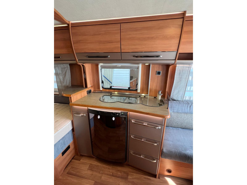 Eriba Nova Winner Edition 465 GL mover, toldo, aire acondicionado foto: 12