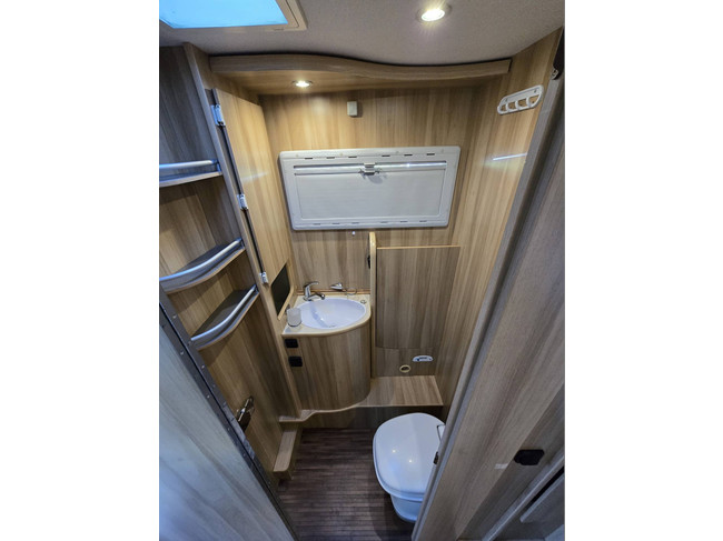 Autostar Athenor 589 TV + SATELLIET ZONNEPANELEN BEARLOCK foto: 19