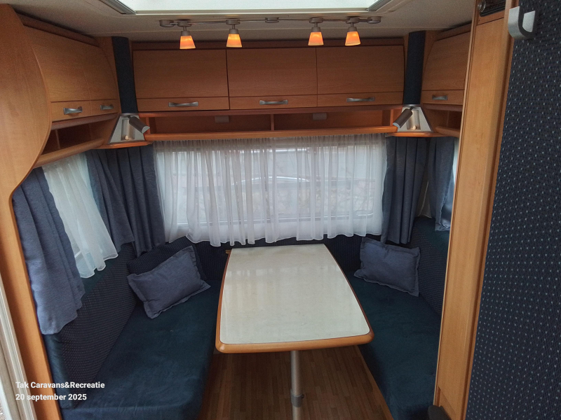 LMC Sunny 490 K1 Aparte bedden 