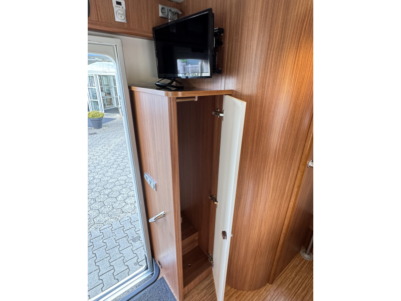 Adria Matrix 680 SP -5 pers-met hefbed  foto: 14