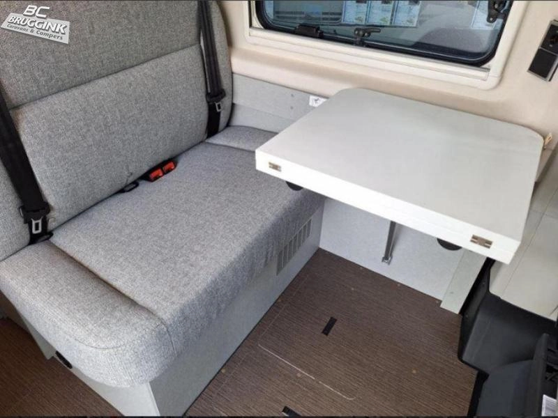 HymerCar Free 600 Dwars bed en Hefdak/Bed  foto: 5