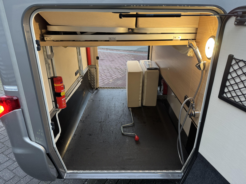Hymer BMC-I 690 Queensbed-Hefbed-Mercedes  foto: 15