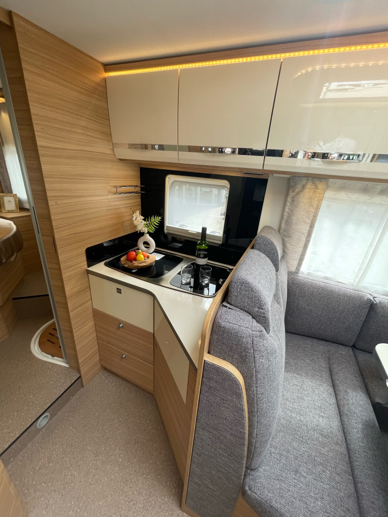 Dethleffs GLOBEBUS T6 GT CAMA QUEEN AUTOM&Aacute;TICA 6.99M foto: 5