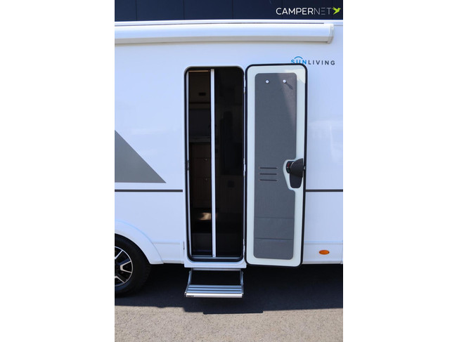 Sun Living S-SERIES S 70 SP 2.3 Multijet 150cv | Aire acondicionado de techo | 5 asientos | Cama abatible | Enganche de remolque | Cama transversal | Bearlock | Toldo | Sensores de aparcamiento foto: 5