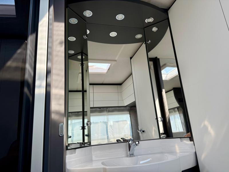 Hobby Excellent Edition 460 UFE Modeljaar 2026  foto: 9