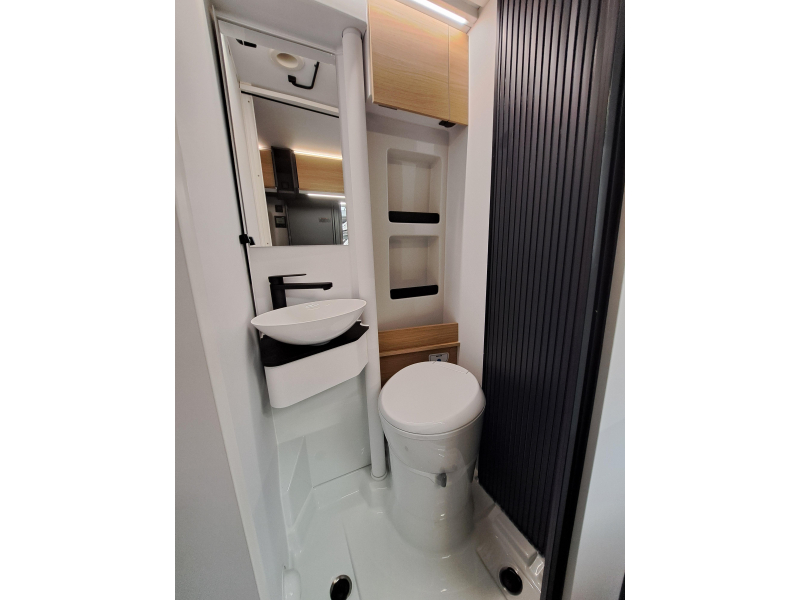 Adria Twin 600 SLB First Edition - Automaat  foto: 10