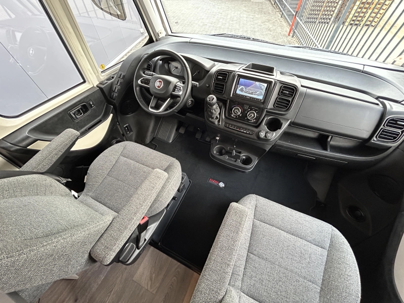 Hymer Exsis-I 678 Losse bedden, Hefbed  foto: 7