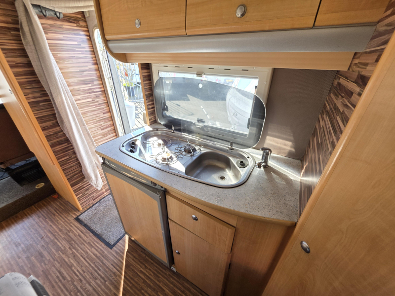 Autocaravana Chausson Welcome 70 2.8JTD 2002 foto: 6