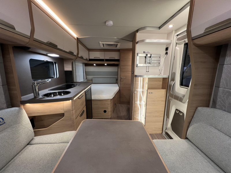 Knaus Sudwind 450 FU  foto: 2